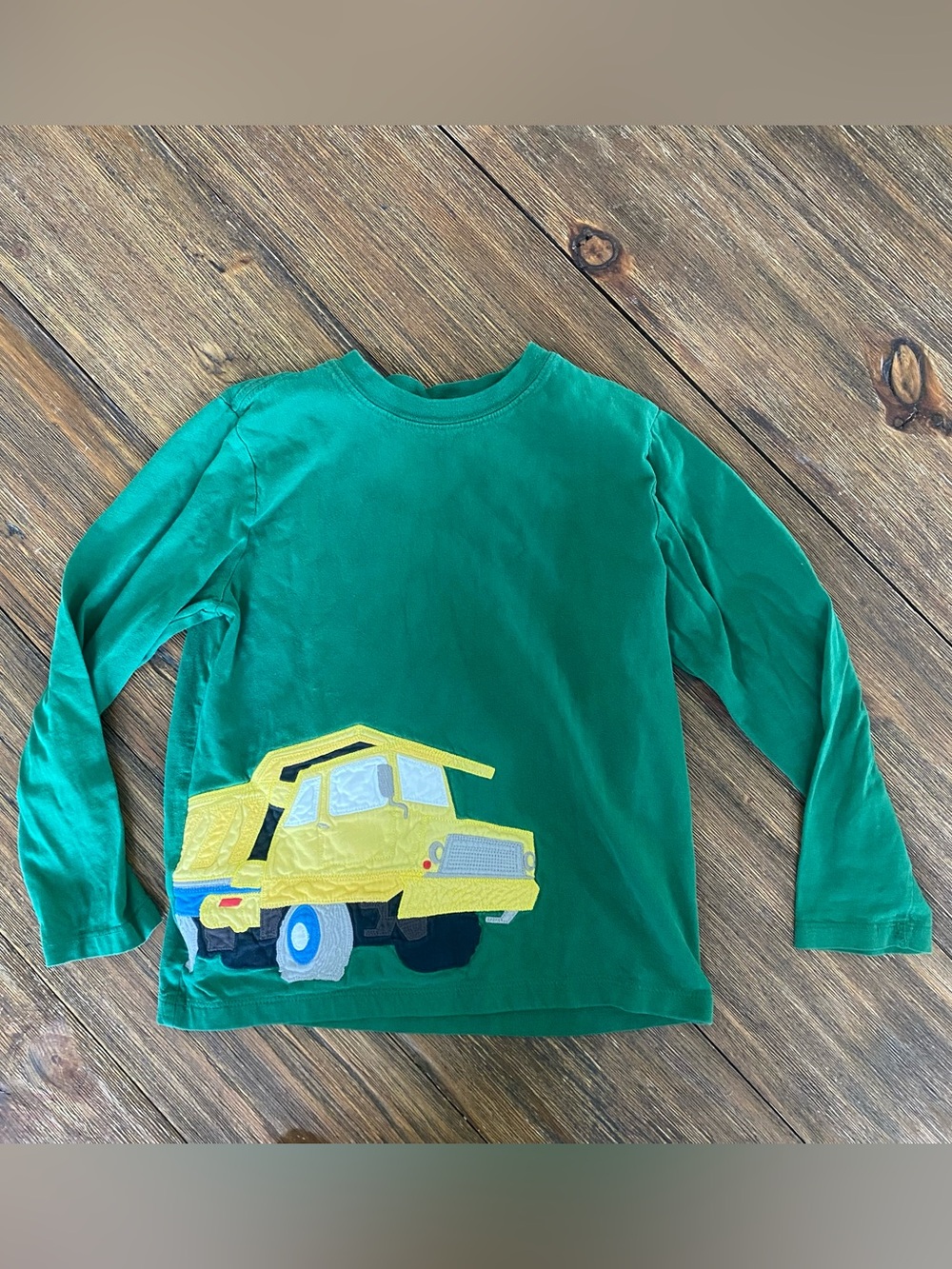 Boys bright colors and appliqués clothing bundle size S-M - Picture 2 of 11